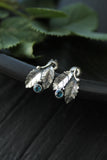 Stud earrigs with leaves and tiny gems