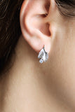Stud earrigs with leaves and tiny gems