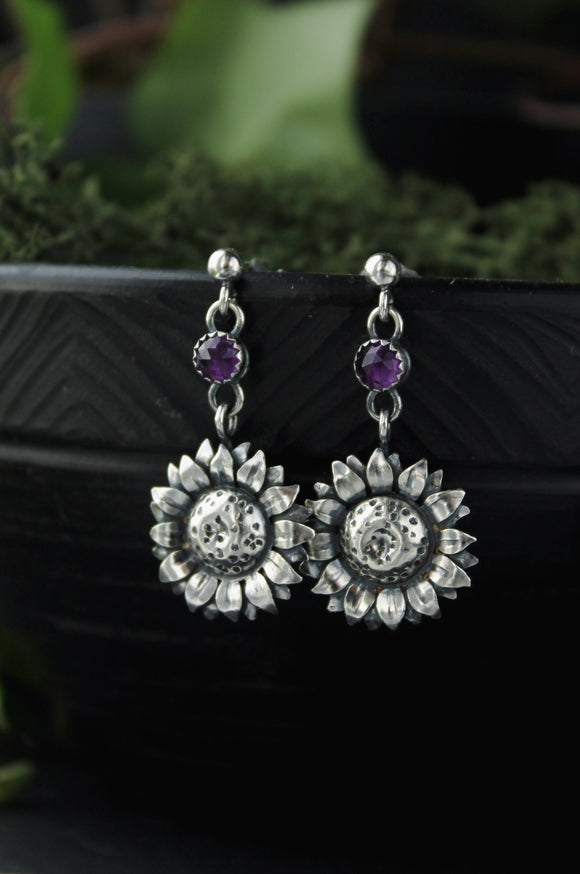 Sunflower stud earrings Floral botanical jewelry Flower summer earrings