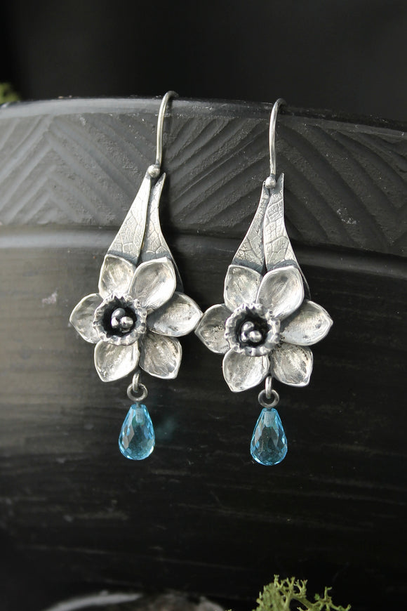 Daffodil flower earrings Silver botanical jewelry Floral bridal earrings